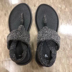 sanuk sandals